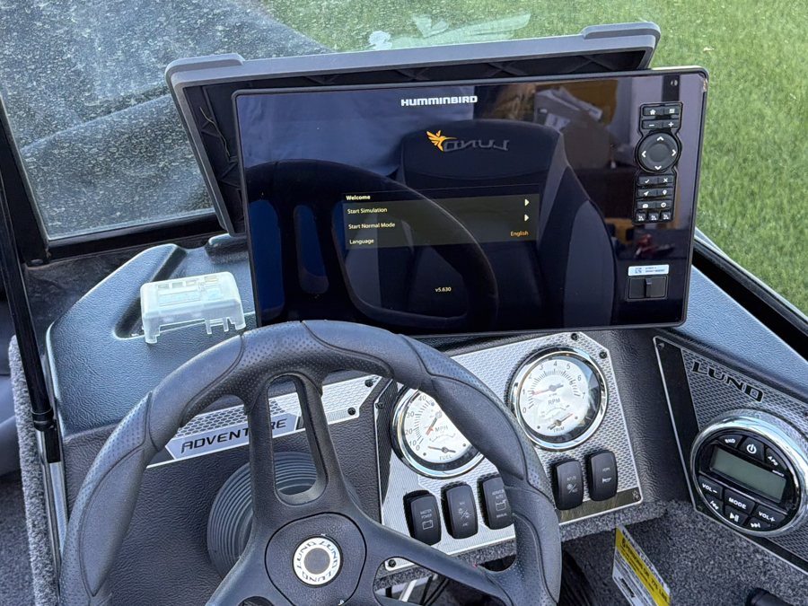 The Lund console with the Humminbird XPLORE 12 mounted
